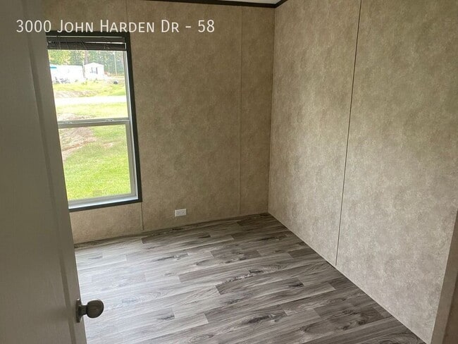 Building Photo - 3000 John Harden Dr