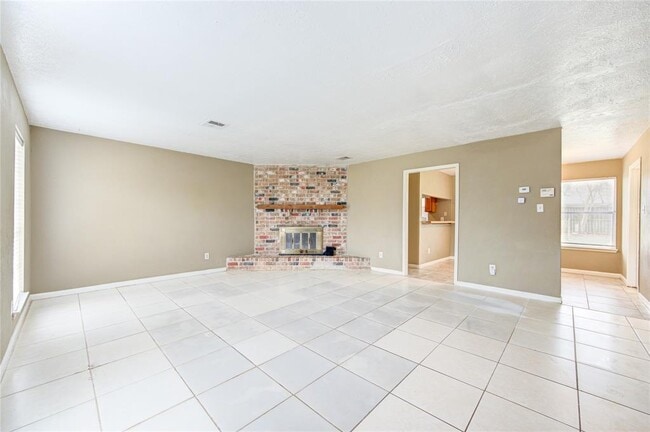 Building Photo - 1371 New Tree Ln
