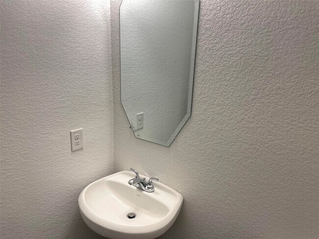 Building Photo - 15111 Sorrento Bay Cir