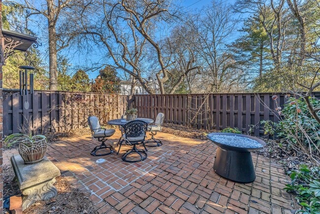 Building Photo - 678 Timber Ln