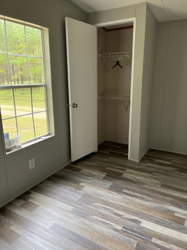 Building Photo - Singlewide in the country