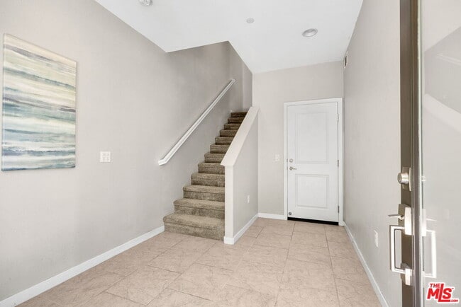 Building Photo - 746 Farrier Wy