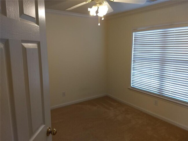 Building Photo - 2905 Brookwater Dr