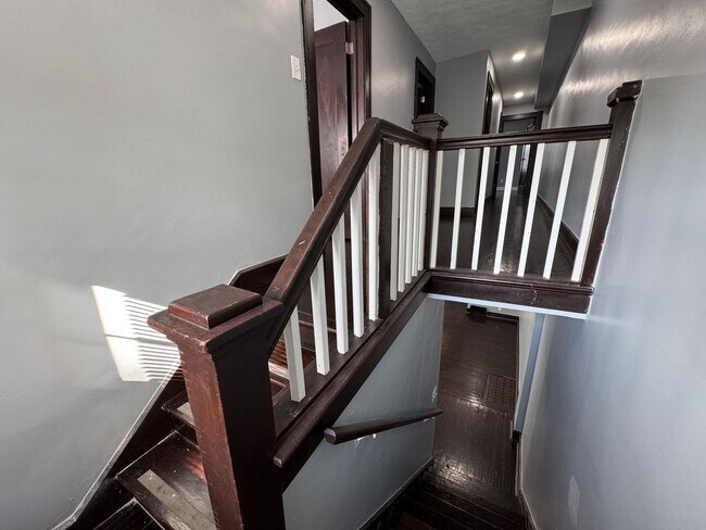 Building Photo - 712 Dequincy St