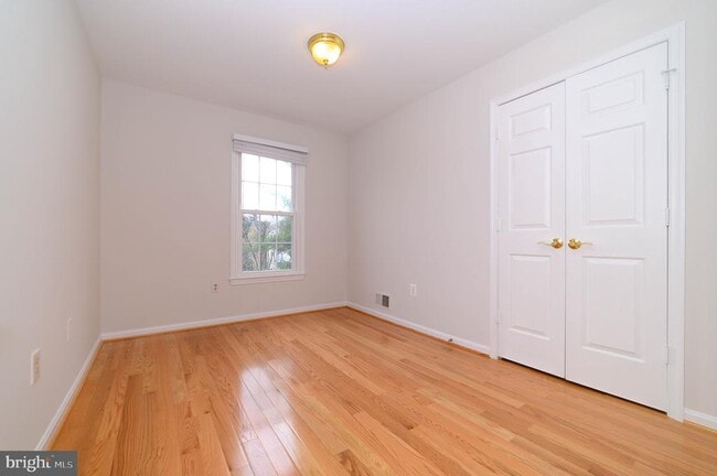 Building Photo - 8016 Merry Oaks Ln