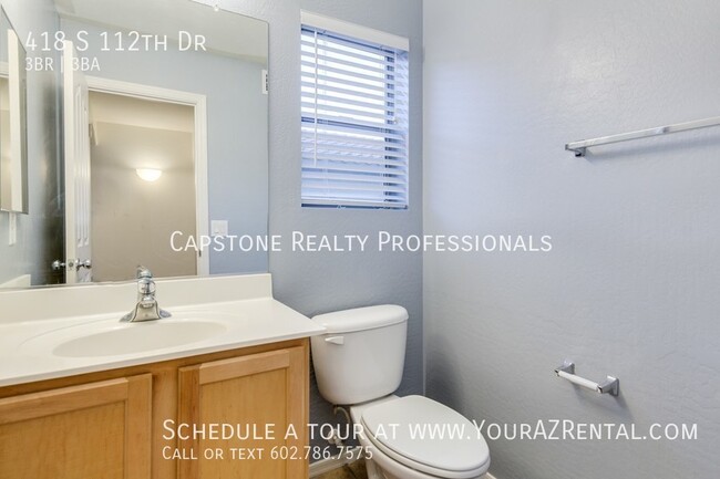Building Photo - 418 S 112th Dr