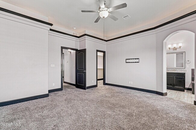 Building Photo - 12744 Midland Ct