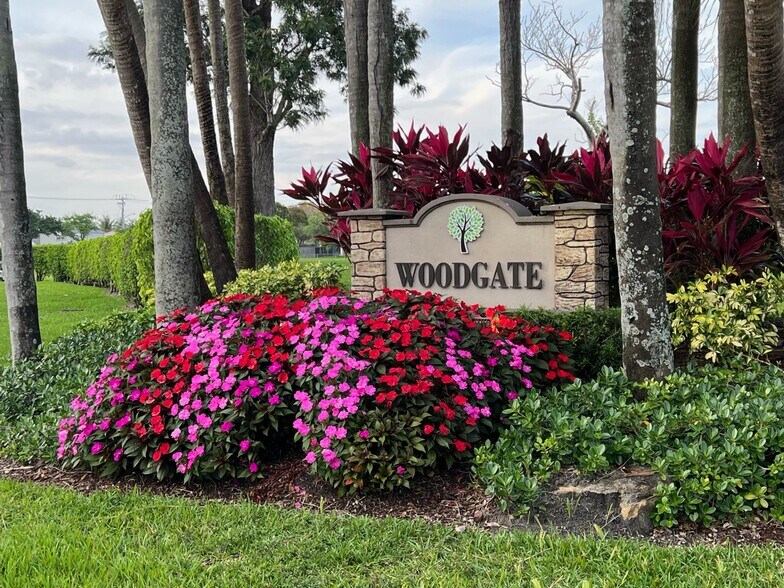 Building Photo - 508 Woodgate Cir