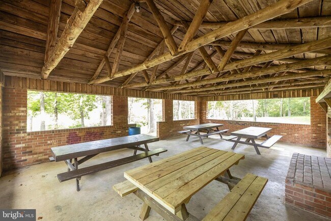 Building Photo - 13410 Wilderness Park Dr