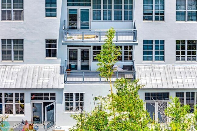 Building Photo - 425 N Andrews Ave