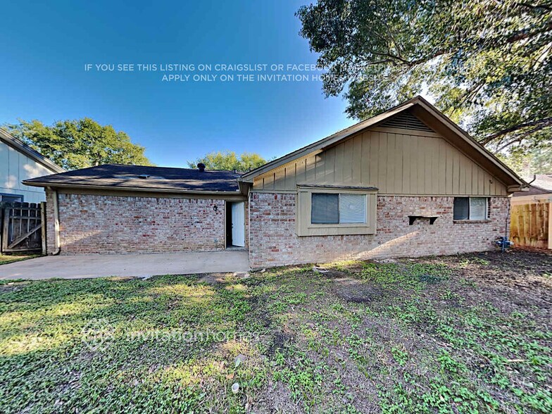 Building Photo - 826 Hidden Canyon Rd