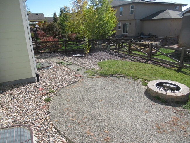 Building Photo - 8007 Briarthorn Ln