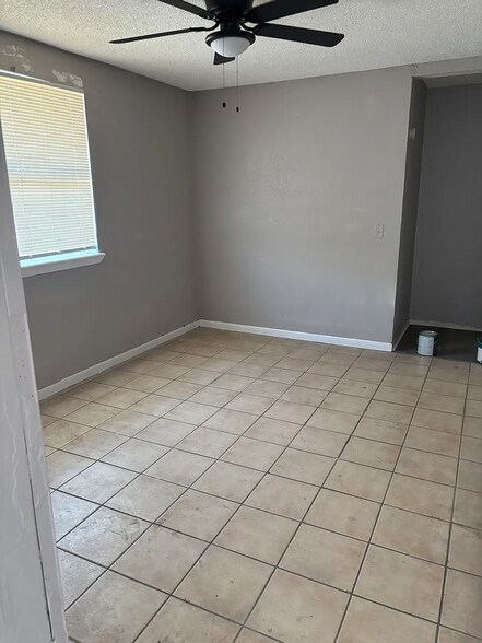 Building Photo - 3020 Barnett St