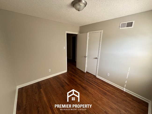 Building Photo - 5605 Loch Lomond Rd