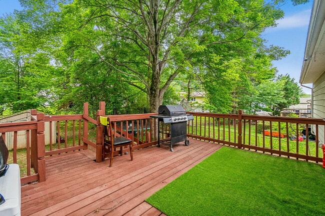 Building Photo - Charming and updated single-family home in a convenient Woodbridge location!