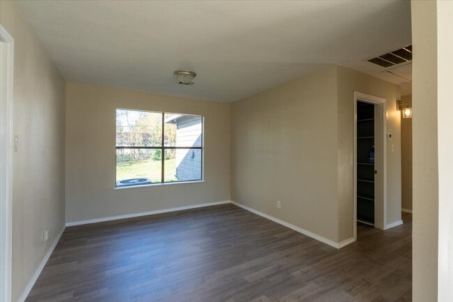 Building Photo - 5851 Southtown St