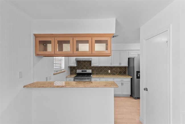 Building Photo - 5607 Viking Dr