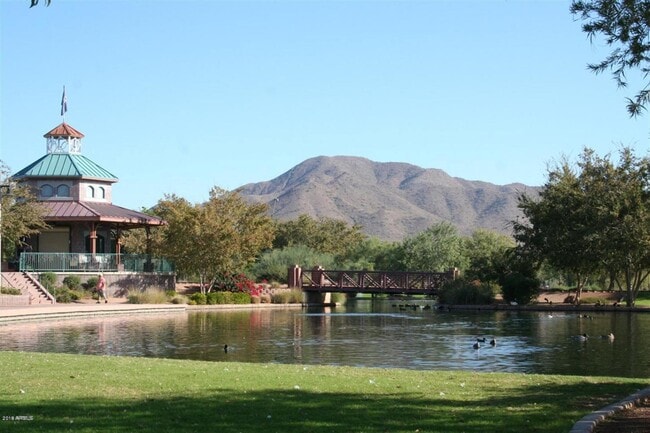 Building Photo - 2582 W Kit Carson Trail