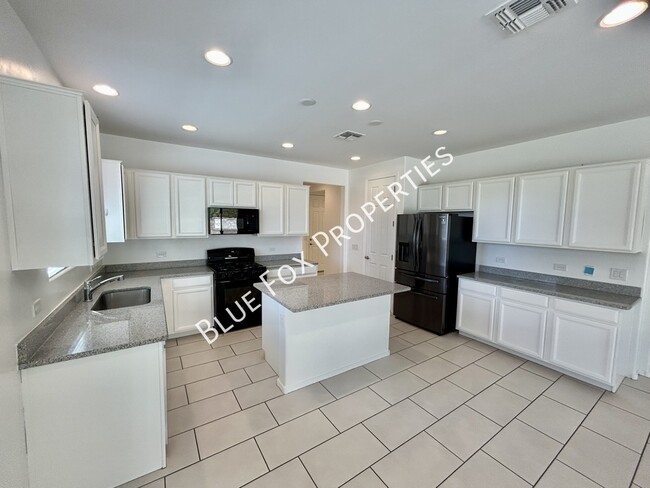Building Photo - 7214 S Via Tierra Mesa