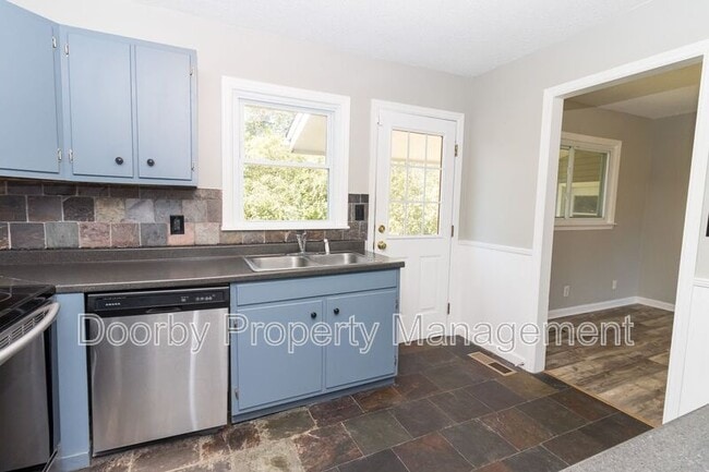 Building Photo - 7707 Canyon Dr