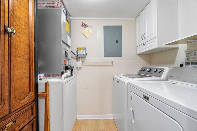 Building Photo - 407 Pine Glen Ln