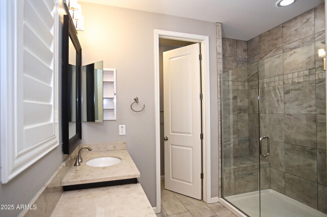 Building Photo - 4116 S Greythorne Way