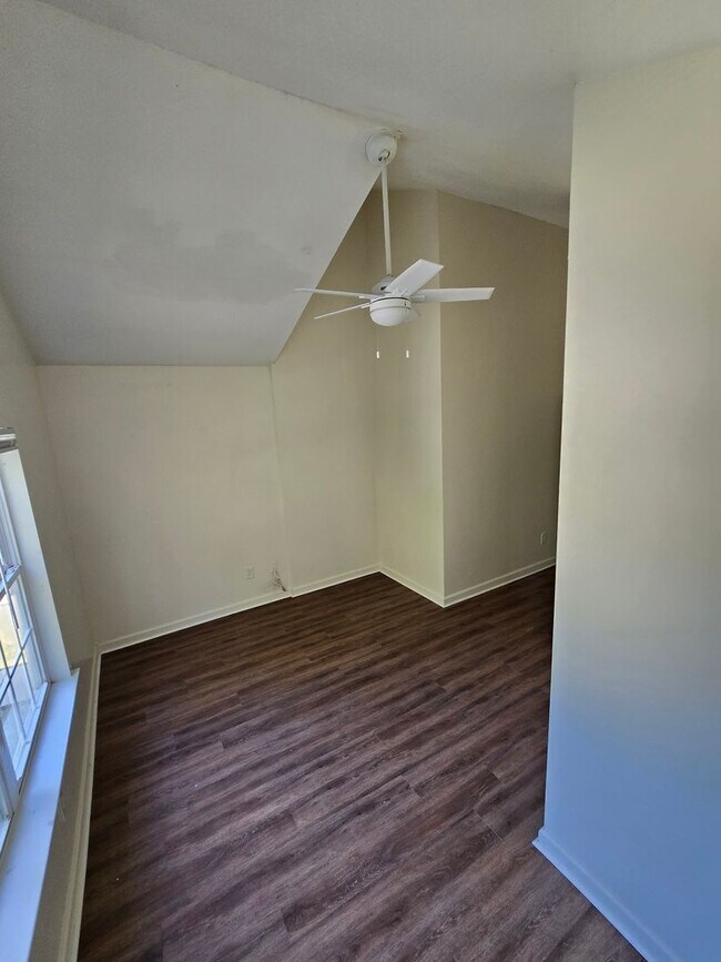 Building Photo - P735