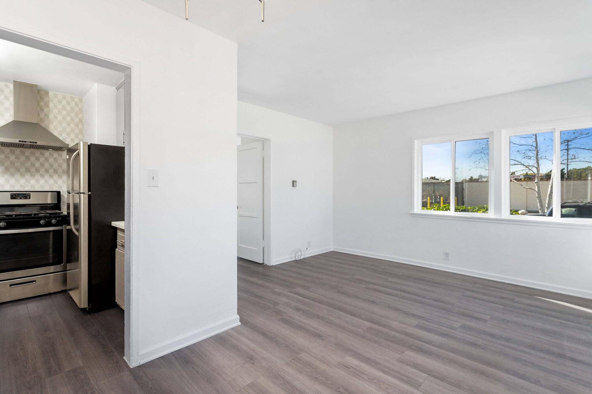 Building Photo - 2024 S Genesee Ave