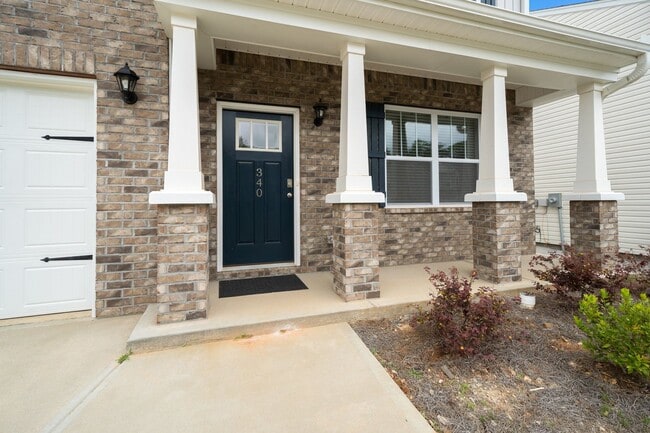 Building Photo - 340 Fenwick Dr