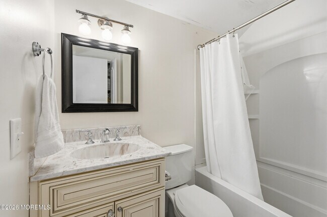 Building Photo - 4 Cheryl Dr