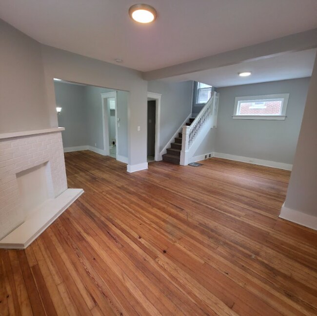 Building Photo - Newly remodeled 4 bedroom 1.5 bath single ...