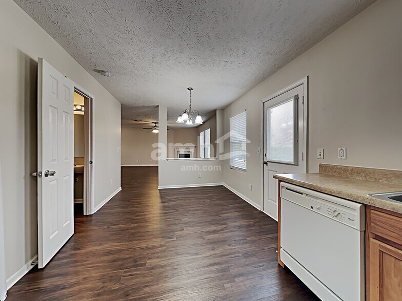 Building Photo - 1316 Roxbury Ct