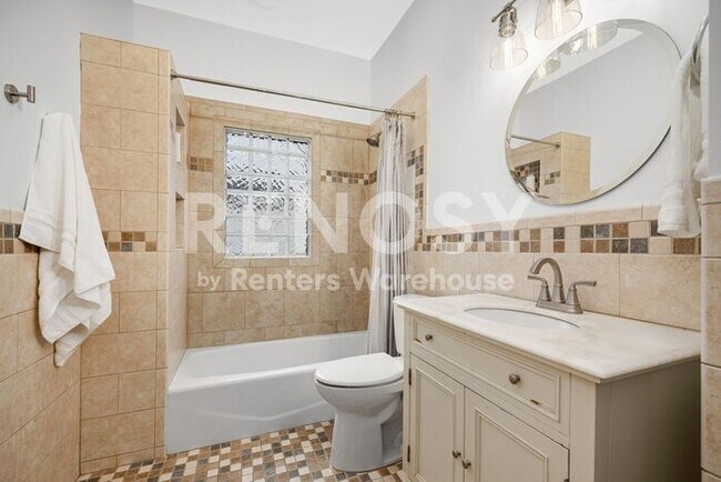 Building Photo - Available July 1st 5 Bedroom 2 Bath Single Family Home in Robbinsdale