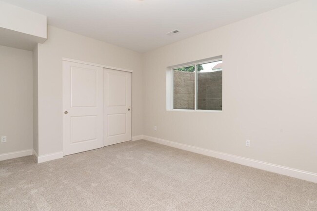 Building Photo - 5852 Stillwater Ln