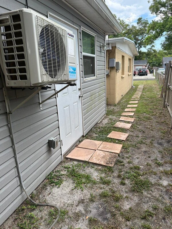 Building Photo - 3204 Delray Dr
