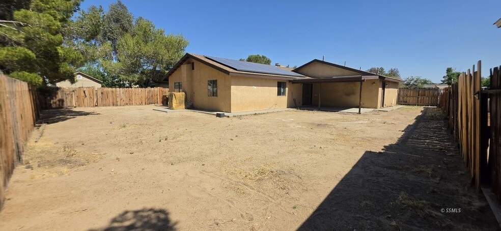 Building Photo - 924 Kinnett Ave