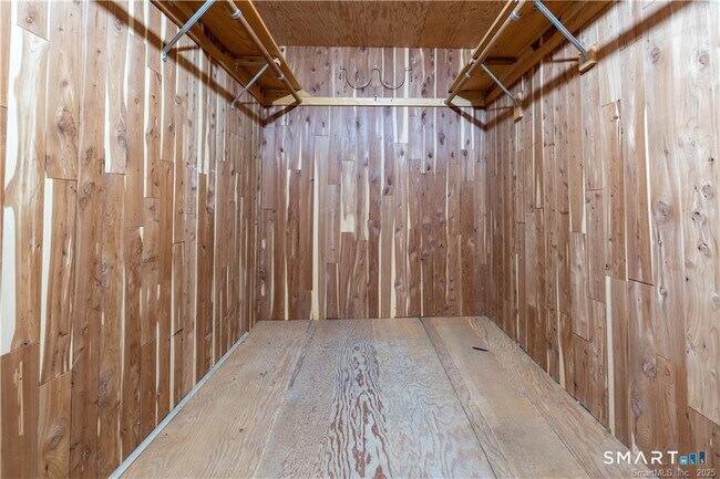 Building Photo - 129 W Ridge Dr