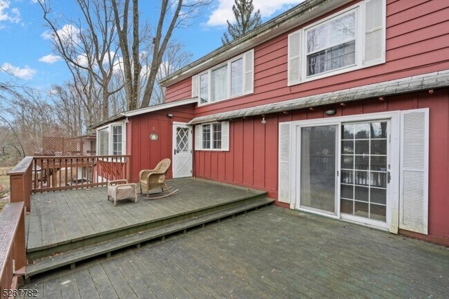 Building Photo - 13 S Shore Trail