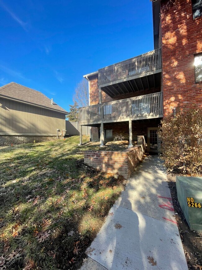 Building Photo - 104 Grn Mdws Rd