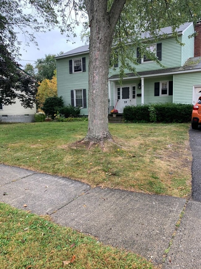 Building Photo - 6-Bedroom, 2-Bath Single-Family Home – Prime UVM Location