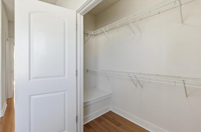 Building Photo - 13420 Lyndhurst St