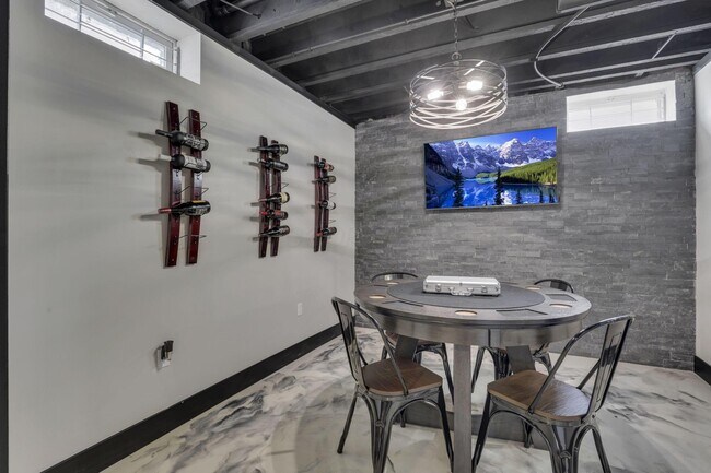 Building Photo - 7097 Pleasant Colony Cir