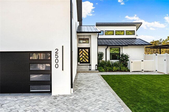 Building Photo - 2500 Monterey St