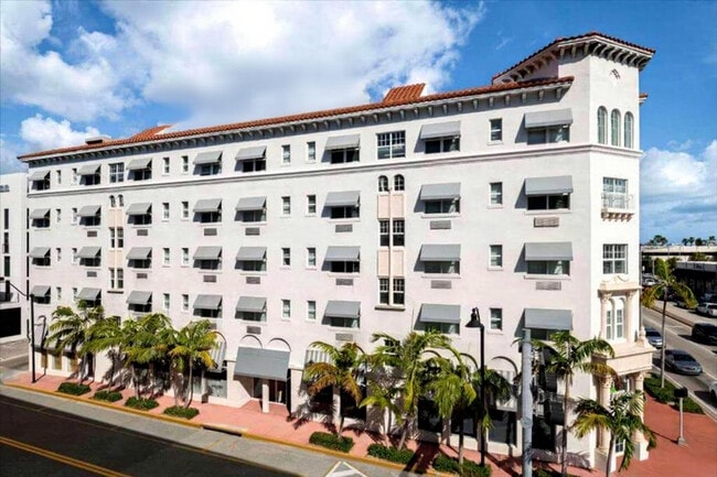 Building Photo - 1701 Alton Rd