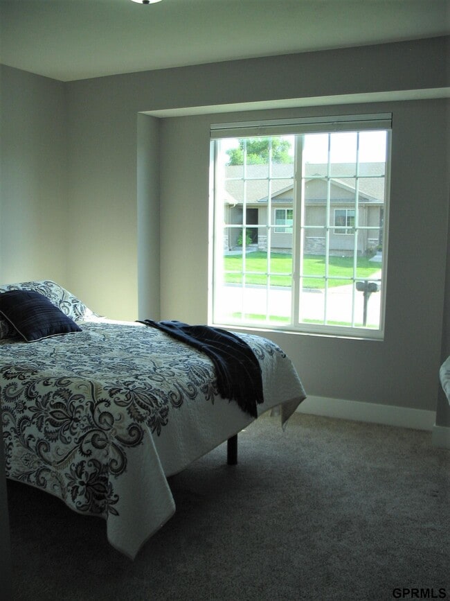 Building Photo - 3031 Lakeside Dr