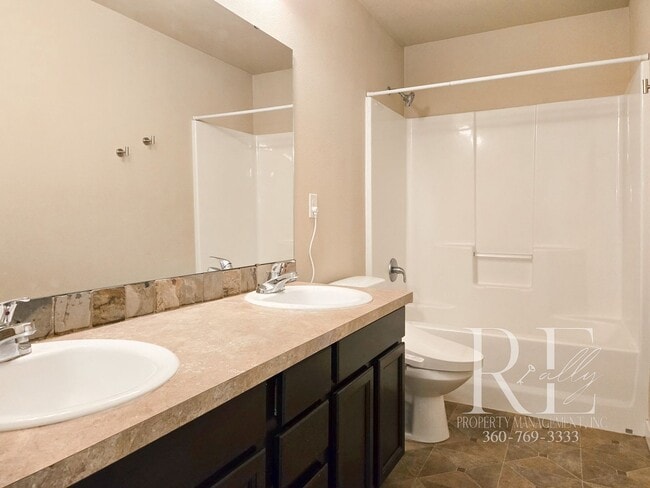Building Photo - Effortless Elegance in Caldart Heights, Po...