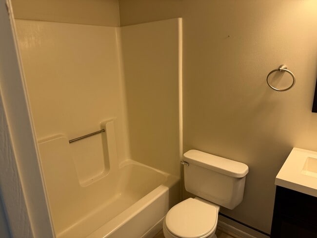 Building Photo - 315 E Van Dorn St