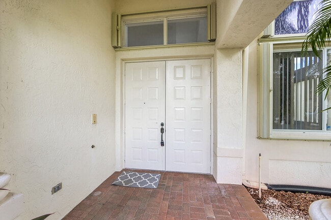 Building Photo - 4627 Windward Cove Ln