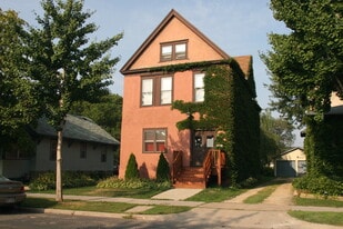 Building Photo - 1027 18th Ave SE