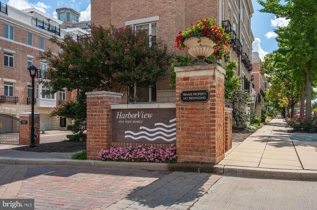 Building Photo - 921 Valencia Ct